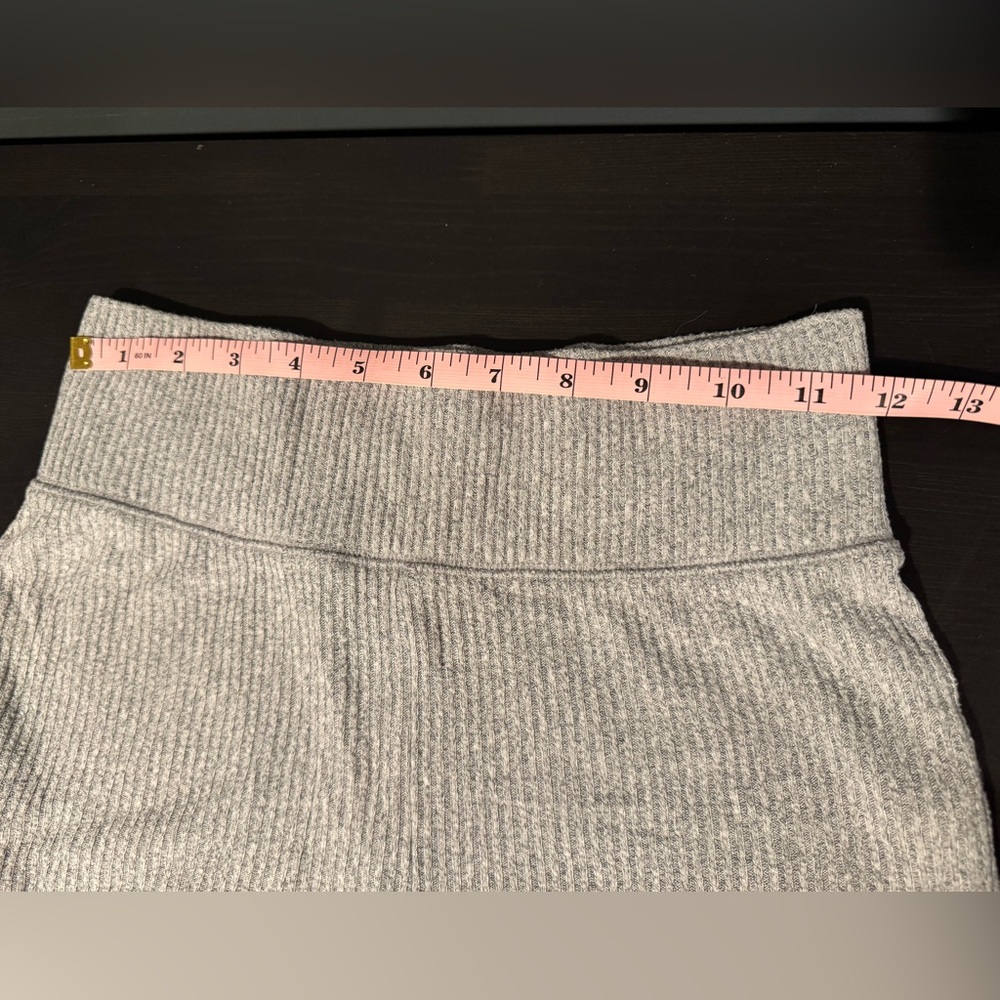 Abercrombie and Fitch Size Medium Cozy Waffle Lounge Shorts - Picture 5 of 7